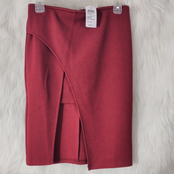 Ezra Burgundy High Low Front Slit Skirt Size M - Picture 2 of 6